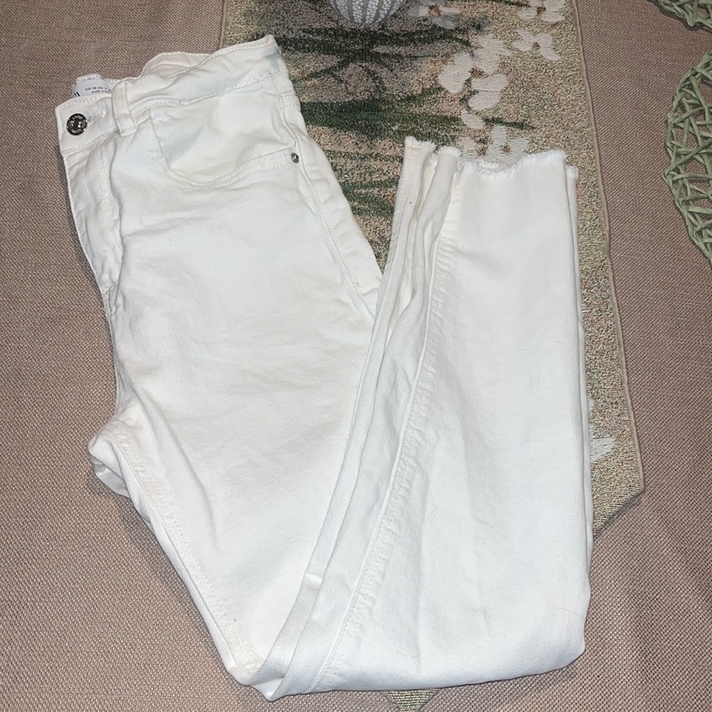 Zara Skinny White Denim Ankle Length Button Fly 5 Pocket Jeans. Size 4 EUC - Picture 2 of 8